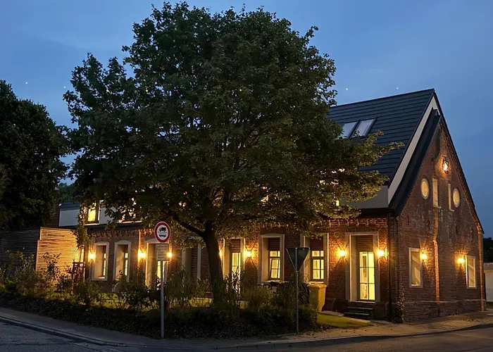 Alte Schule Klassenzimmer 4 *